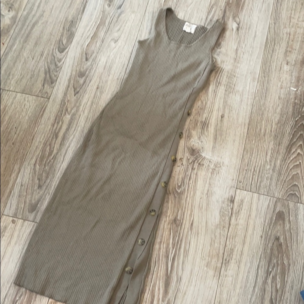 Stretchy midi body con with button detail